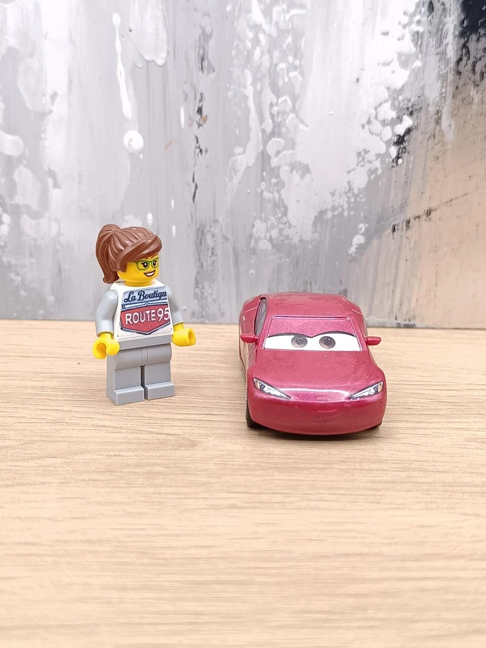 Coche Cars Natalie - Juguete nuevo (CAS12) – photo 4